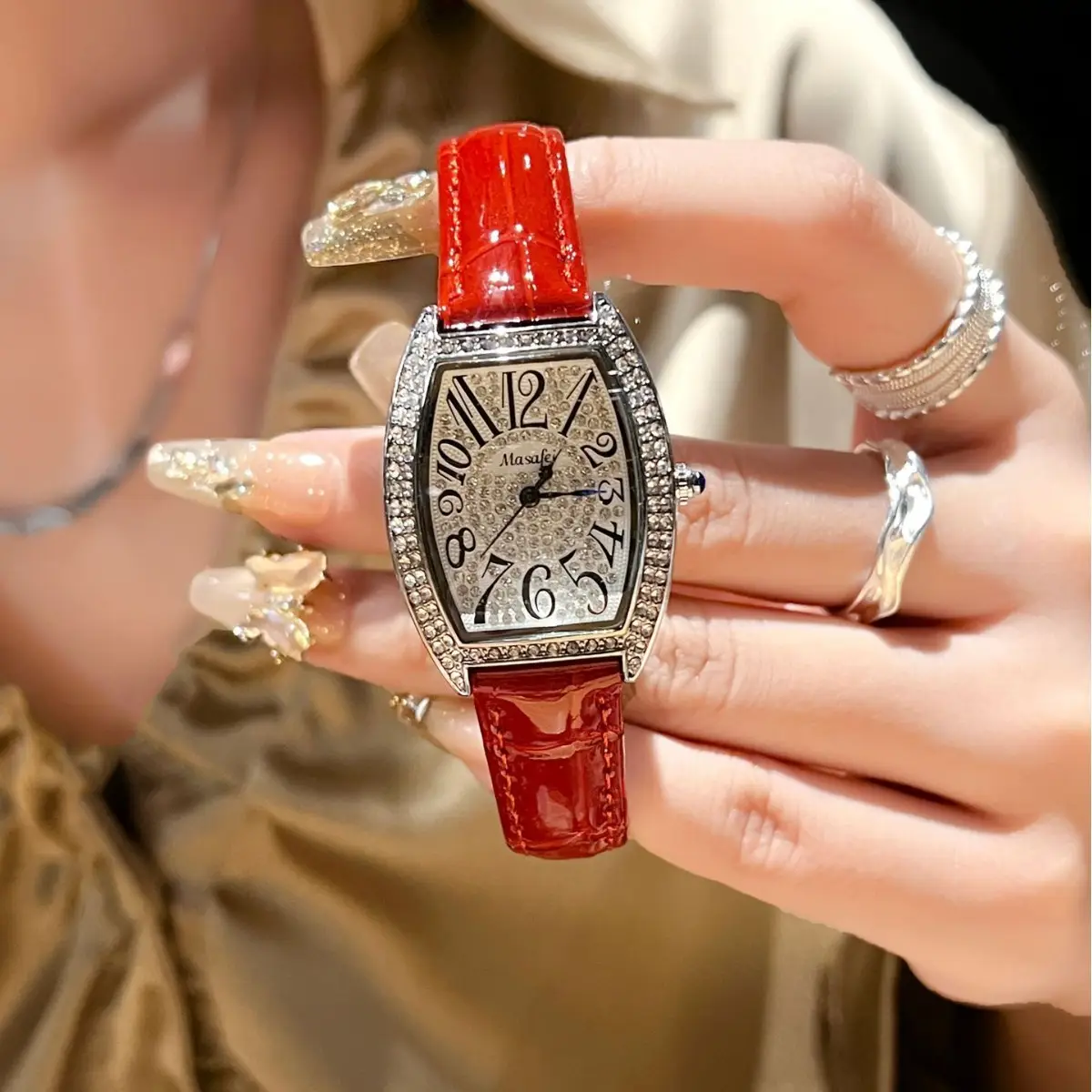 Trendy Full Diamond Barrel Watch for Women - Image 2