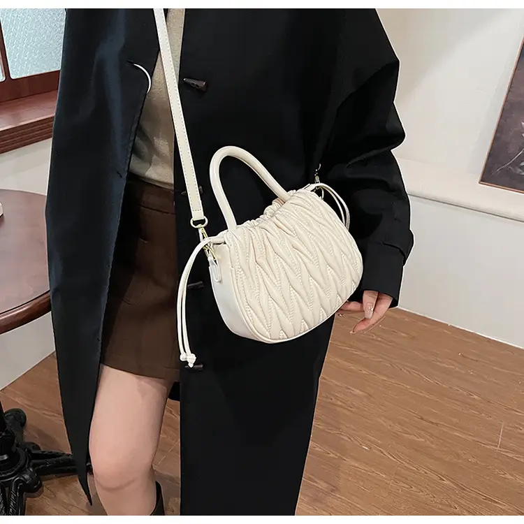 Cross-Border Women's Quilted Bucket Bag 2026 Winter — feature 22