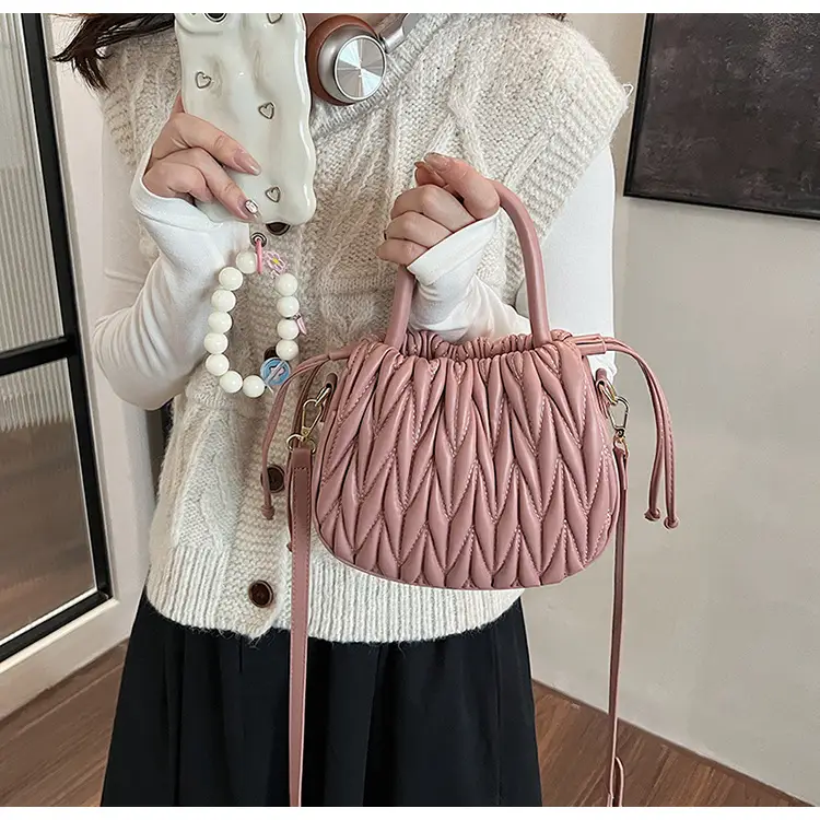 Cross-Border Women's Quilted Bucket Bag 2026 Winter — feature 24