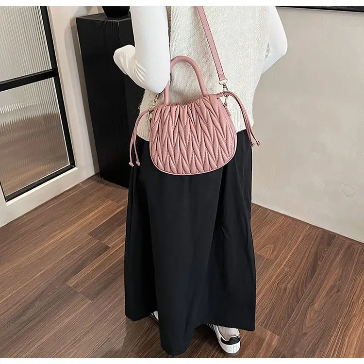 Cross-Border Women's Quilted Bucket Bag 2026 Winter — feature 25