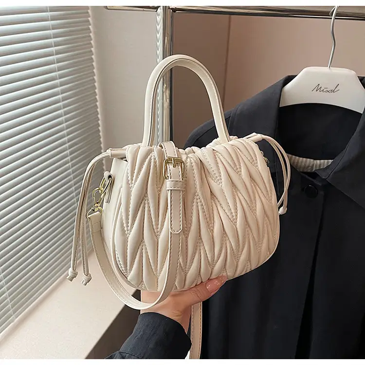 Cross-Border Women's Quilted Bucket Bag 2026 Winter — feature 29