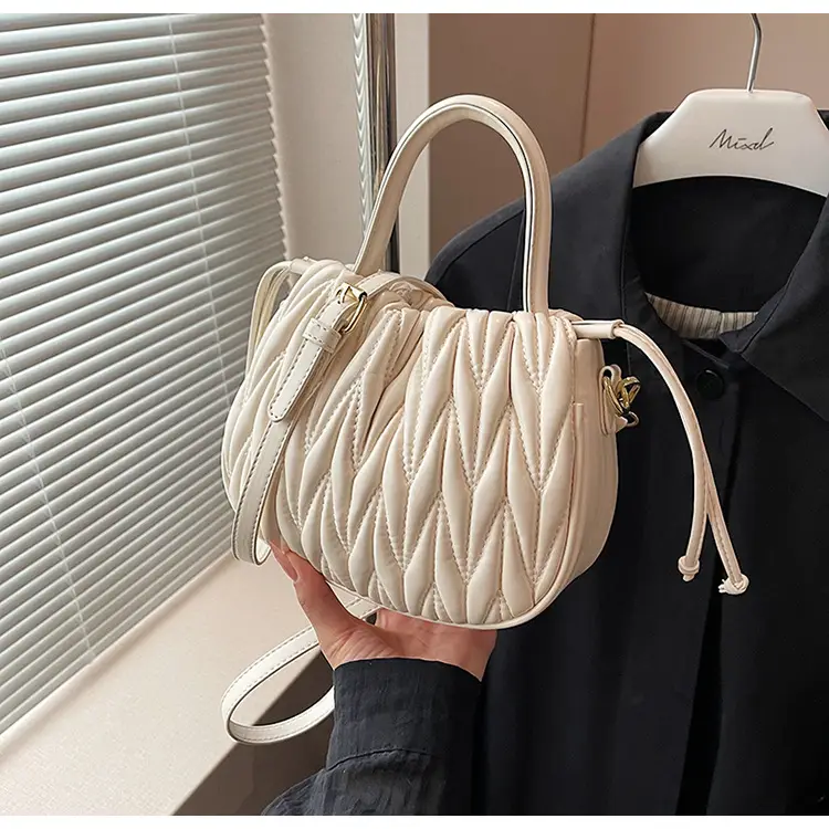 Cross-Border Women's Quilted Bucket Bag 2026 Winter — feature 30