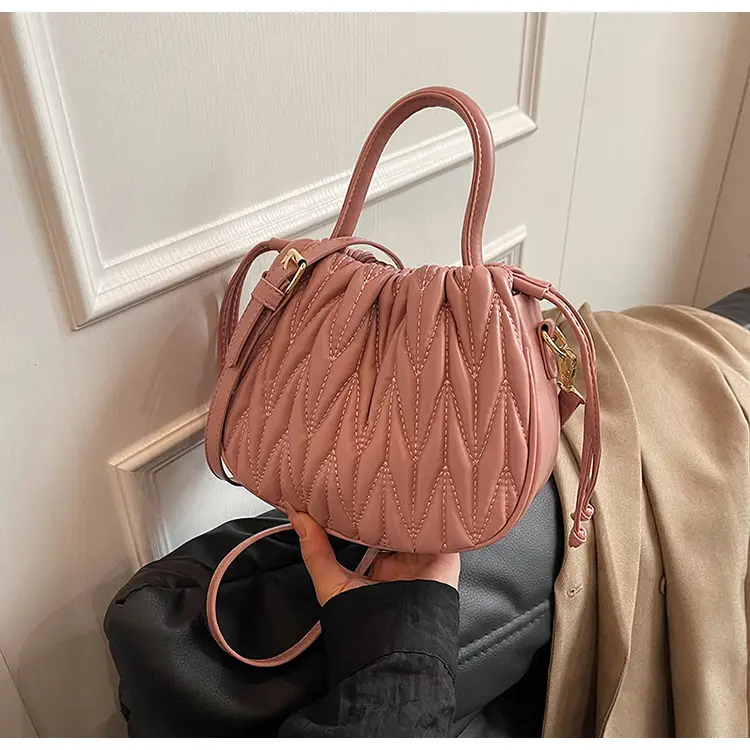 Cross-Border Women's Quilted Bucket Bag 2026 Winter — feature 36