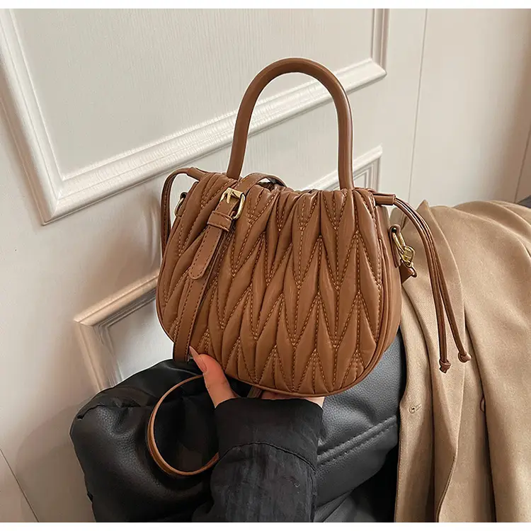 Cross-Border Women's Quilted Bucket Bag 2026 Winter — feature 38