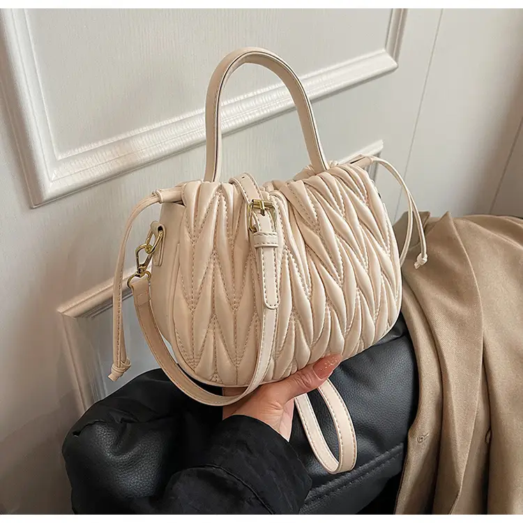 Cross-Border Women's Quilted Bucket Bag 2026 Winter — feature 39