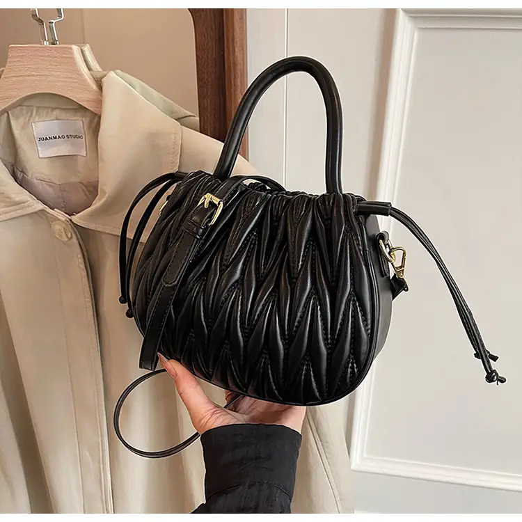 Cross-Border Women's Quilted Bucket Bag 2026 Winter — feature 46