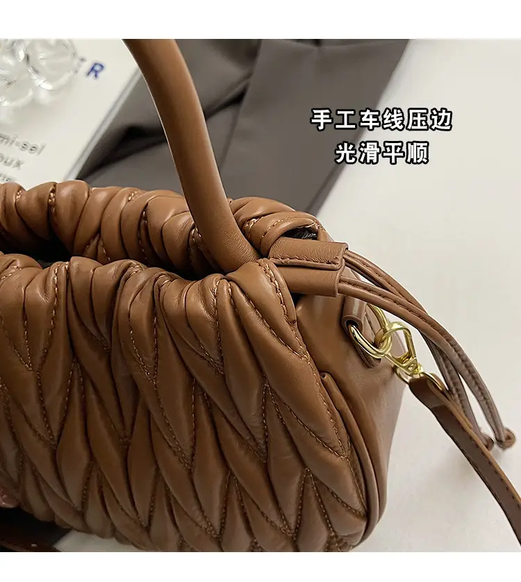 Cross-Border Women's Quilted Bucket Bag 2026 Winter — feature 6