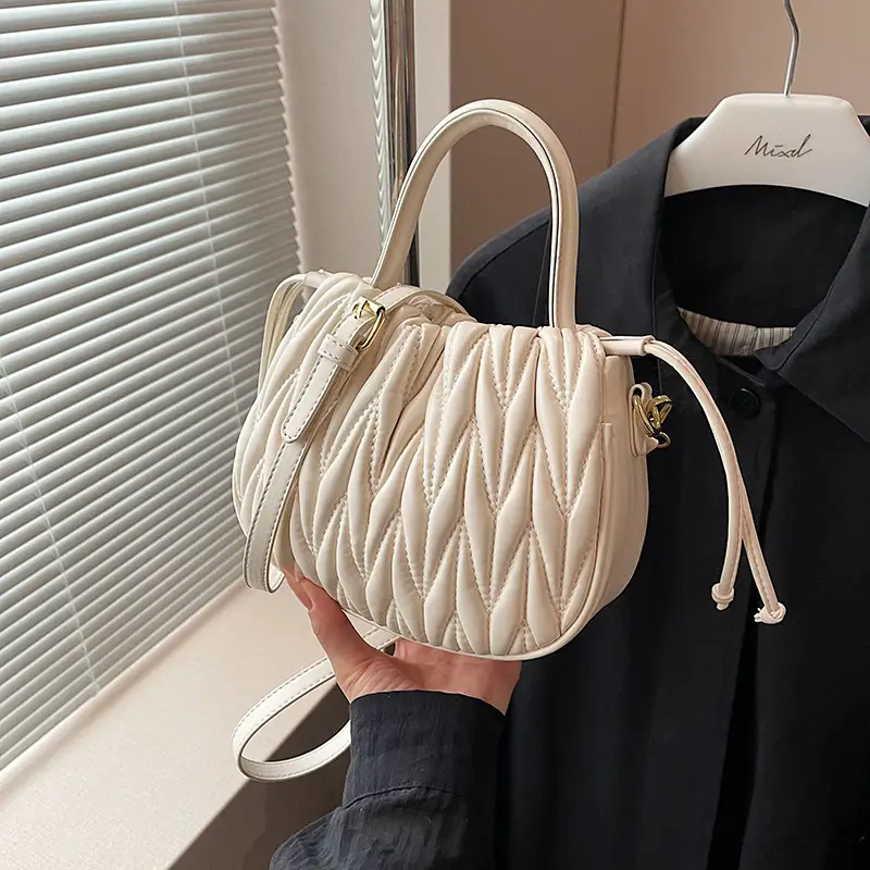 Cross-Border Women's Quilted Bucket Bag 2026 Winter