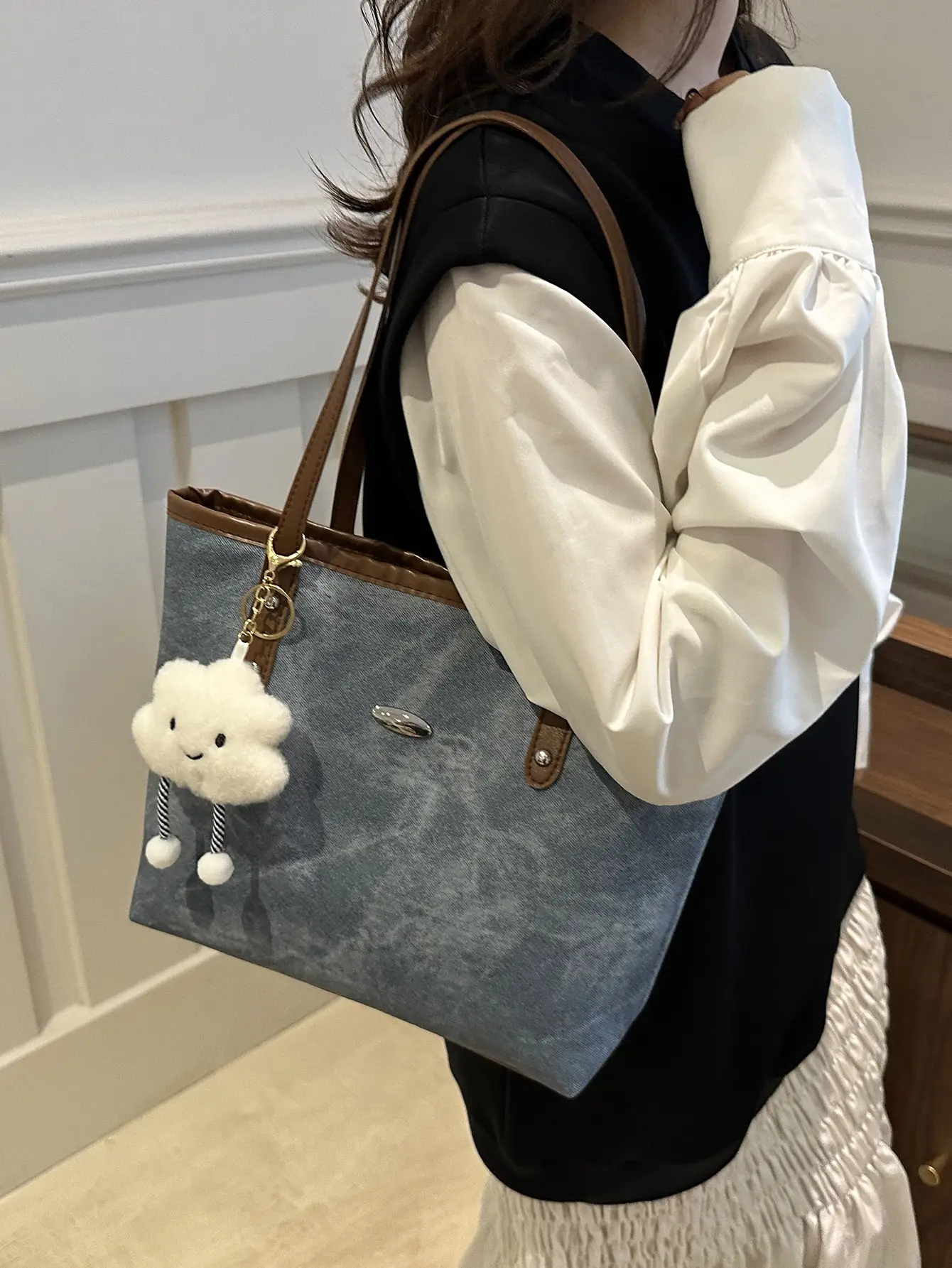 Women's Large Capacity Casual Shoulder Bag with Cute Keychain - Image 6