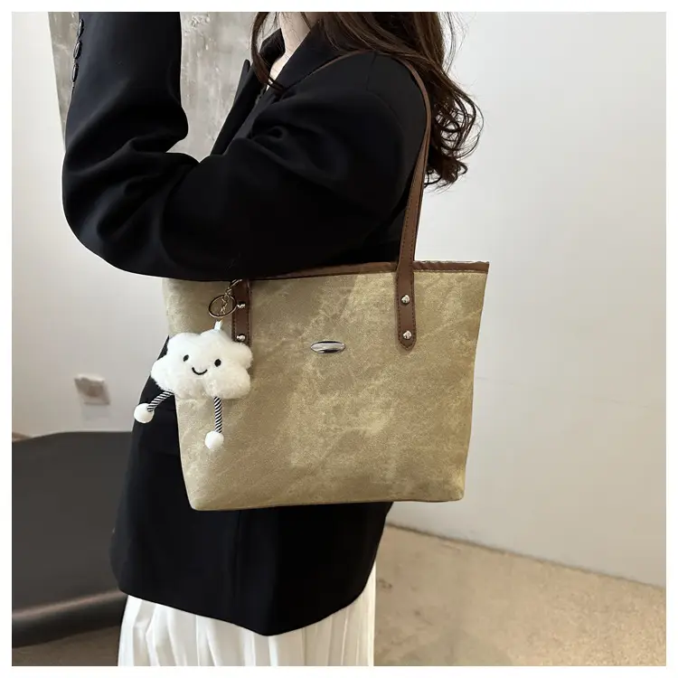 Women's Large Capacity Casual Shoulder Bag with Cute Keychain — feature 14