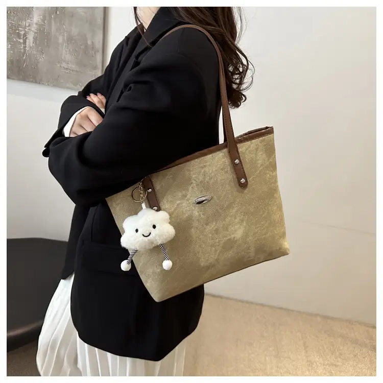 Women's Large Capacity Casual Shoulder Bag with Cute Keychain — feature 15