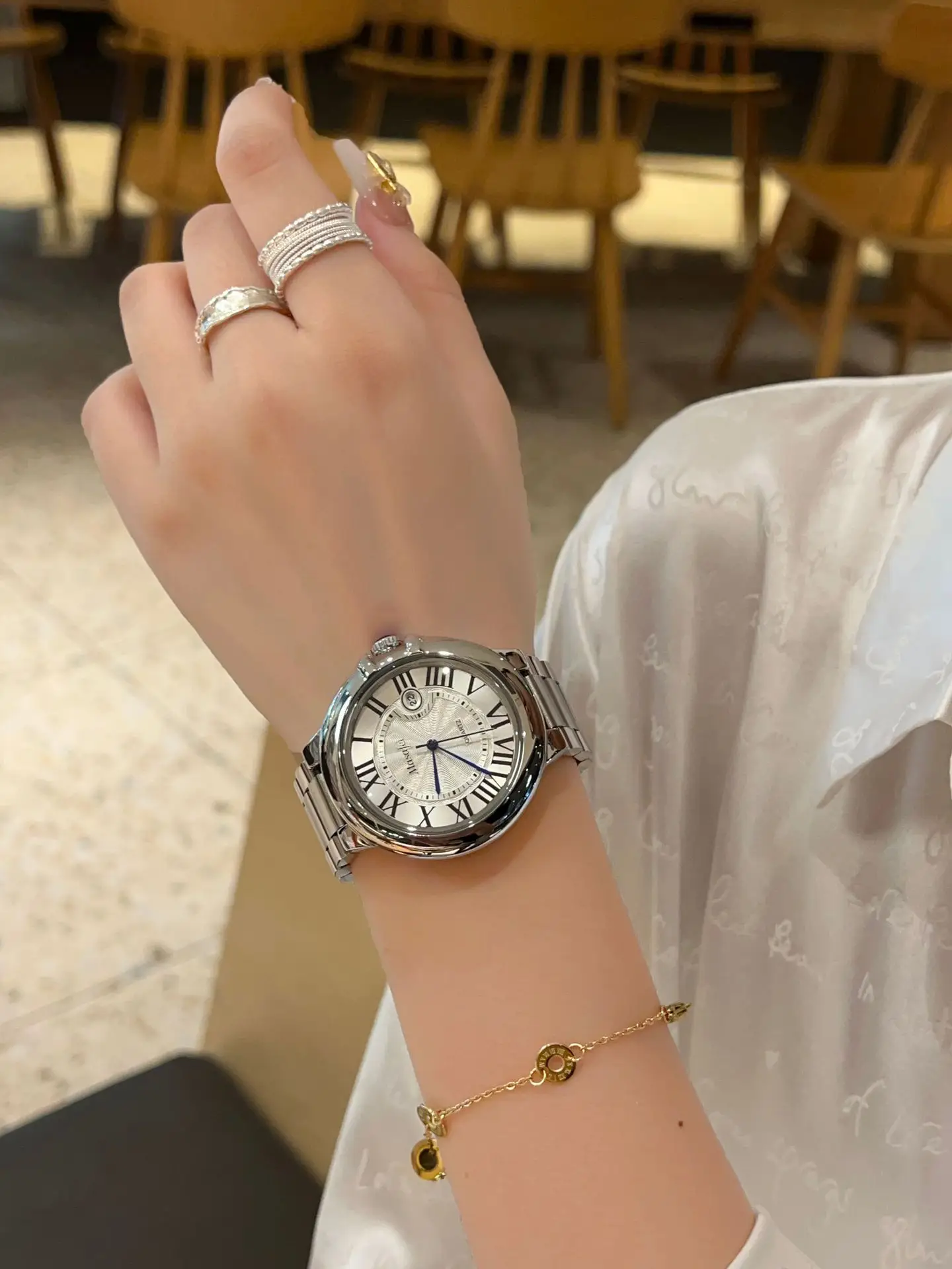 Luminous Balloon Watch for Men Women Stainless Steel — feature 3