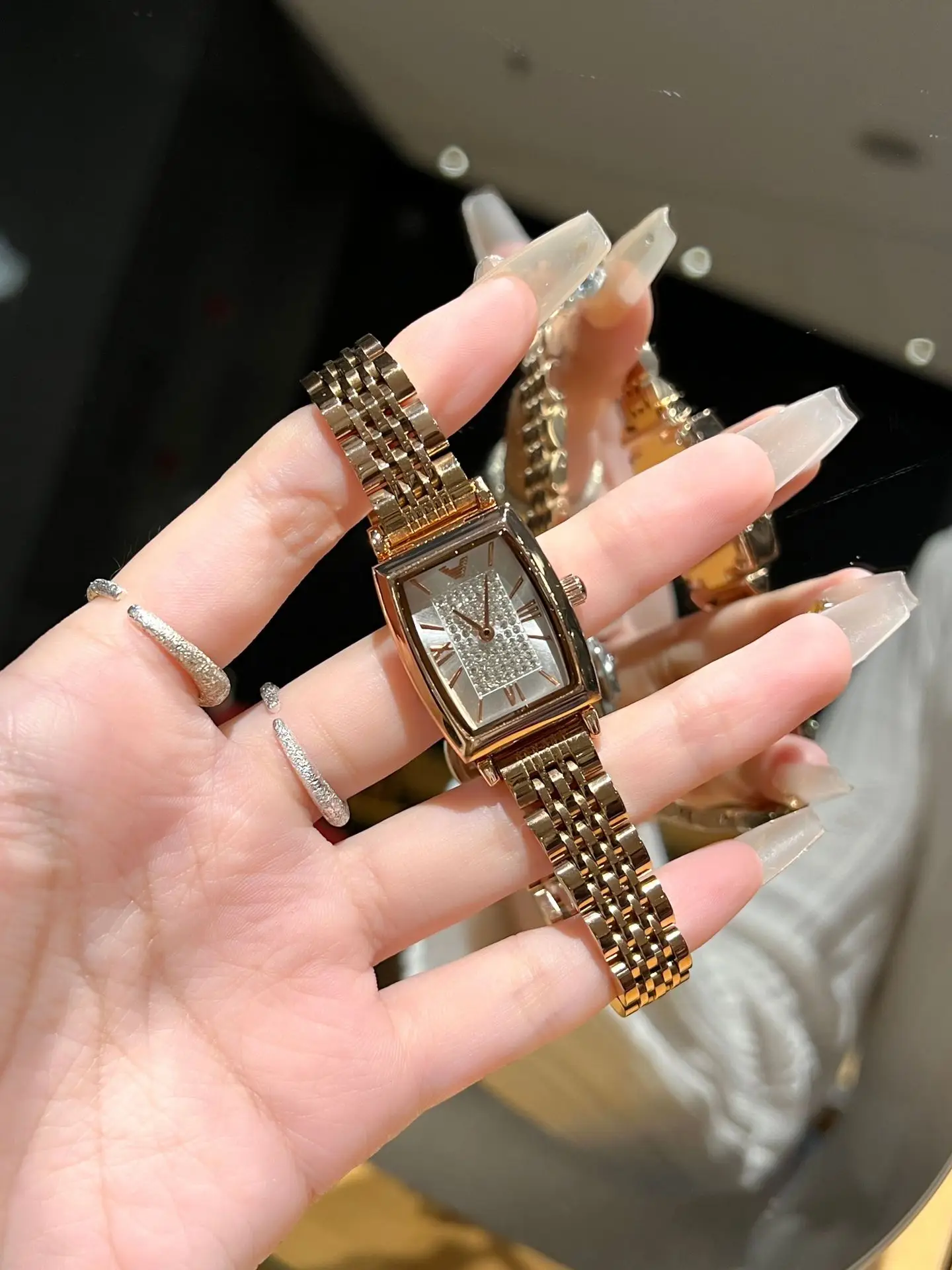 Women's Diamond Face Quartz Watch with Steel Band — feature 1