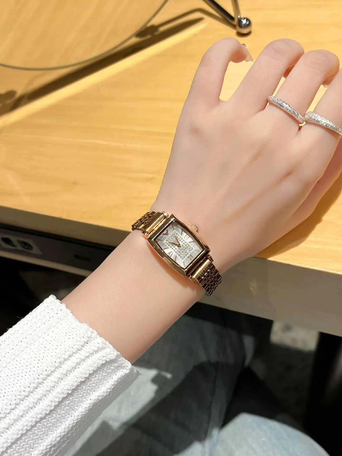 Women's Diamond Face Quartz Watch with Steel Band — feature 2