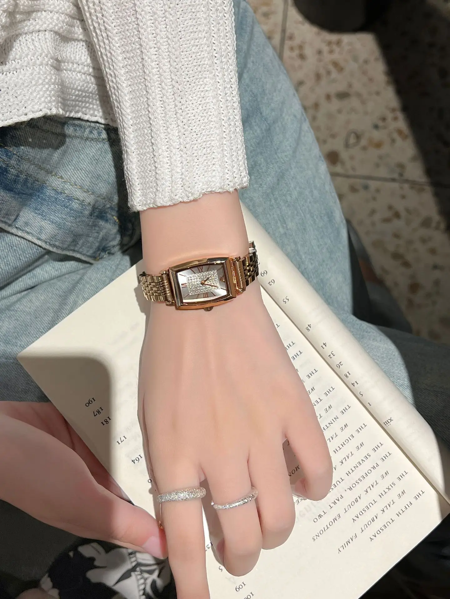 Women's Diamond Face Quartz Watch with Steel Band — feature 6