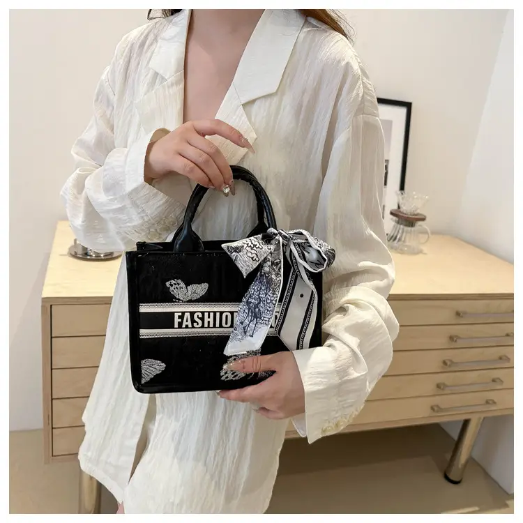 Women's Transparent Patterned Shoulder Bag 2024 Winter — feature 25