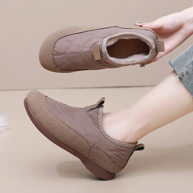 Cotton shoes women 2024 winter new fleece-lined thickened warm pedal soft bottom non-slip mother shoes snow boots
