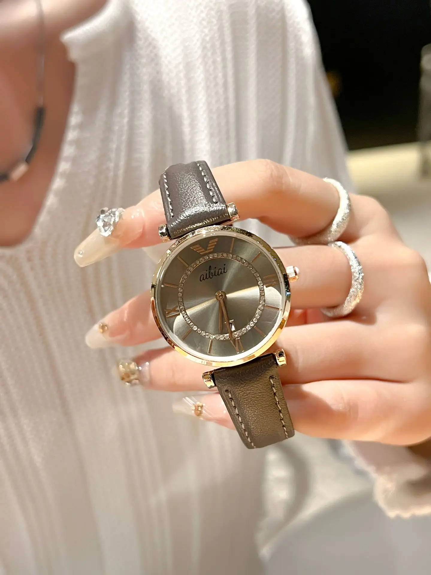 Grandma Gray Ferris Wheel Watch for Women with Genuine Leather Band — feature 1