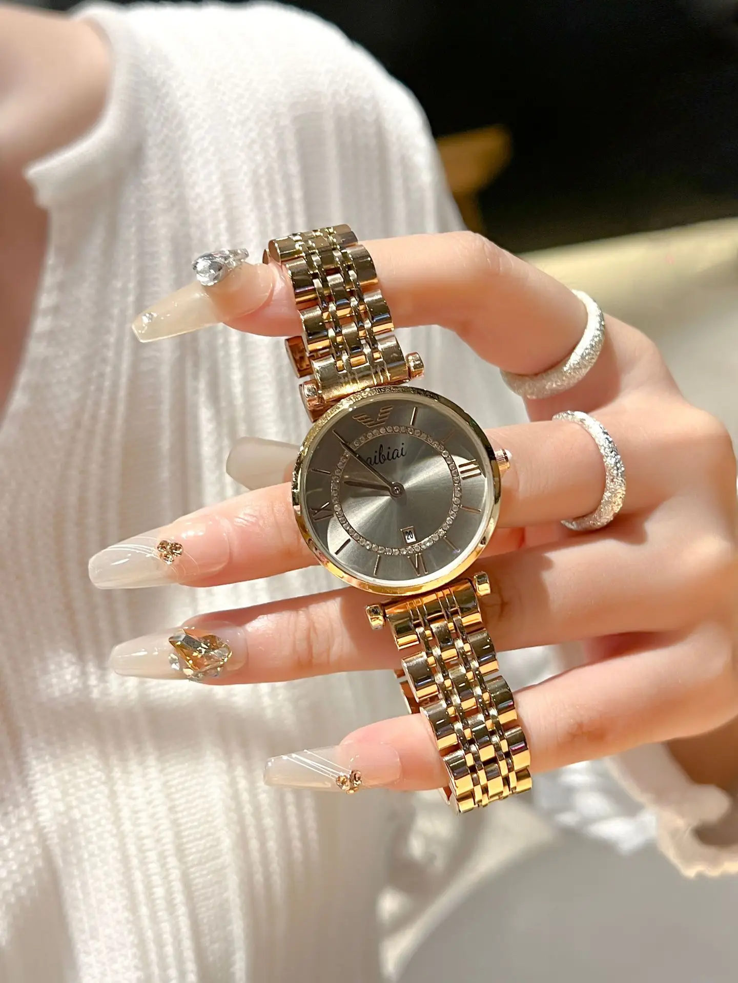 Grandma Gray Ferris Wheel Watch for Women with Genuine Leather Band — feature 3