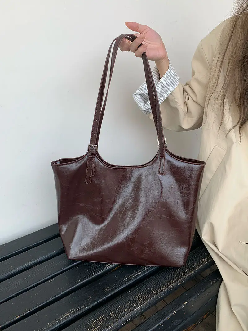 Large Capacity Women's Black Tote Bag 2026