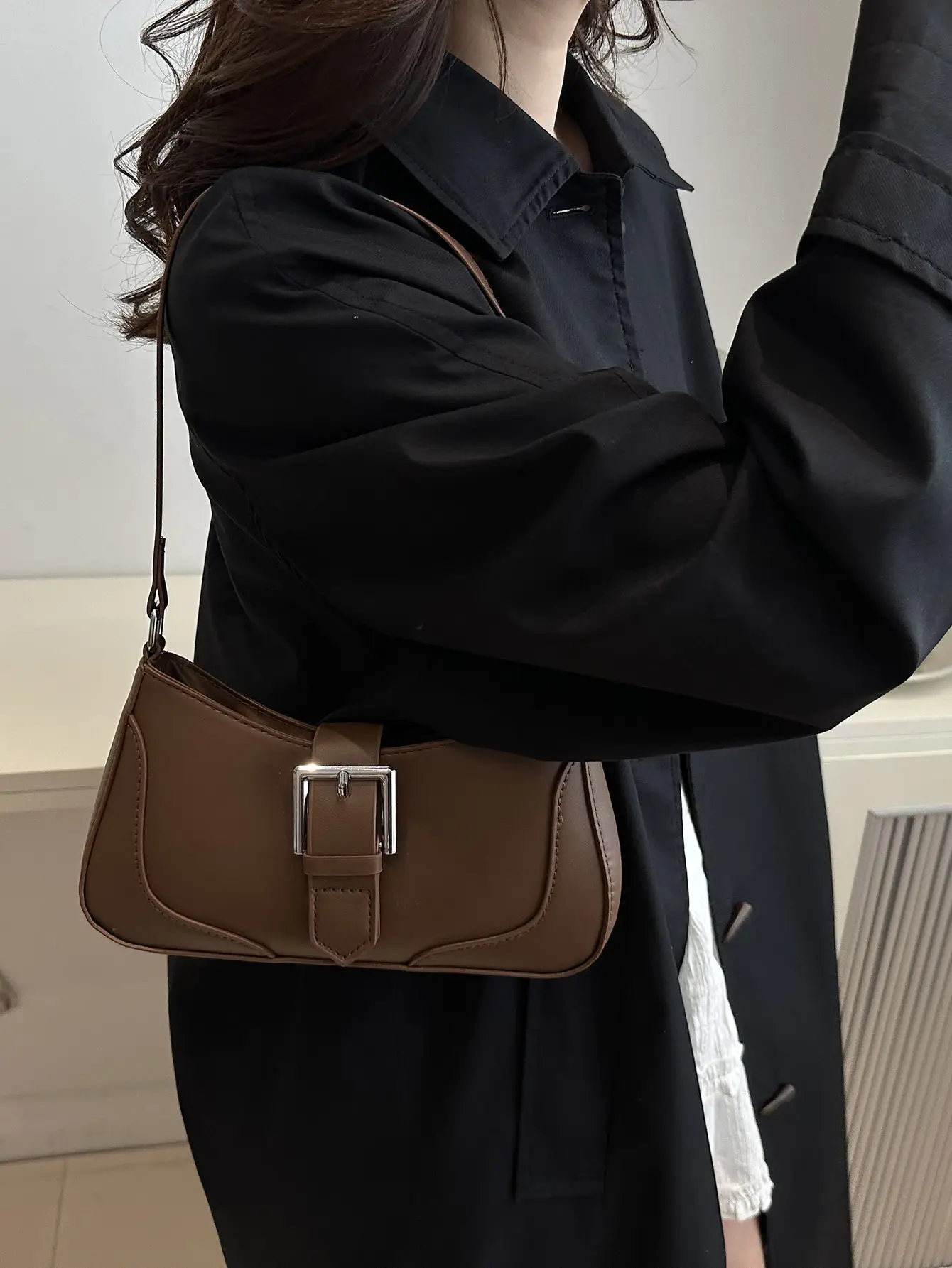 Women's Vintage Shoulder Bag Beige Square Design - Image 7