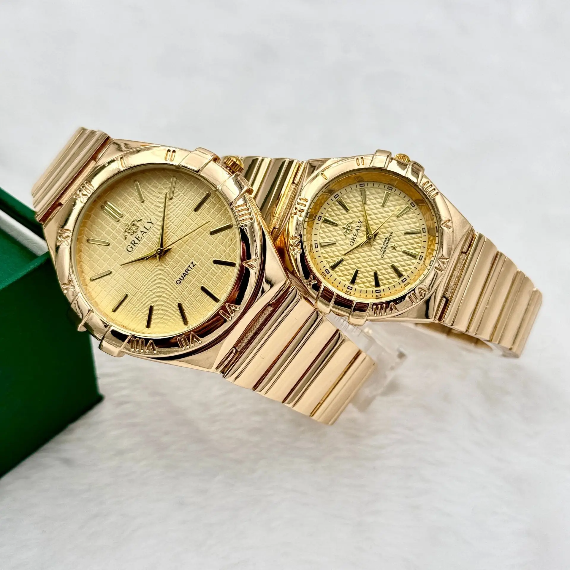 Gold Plated Waterproof Couple Watches Classic Steel Band - Image 5