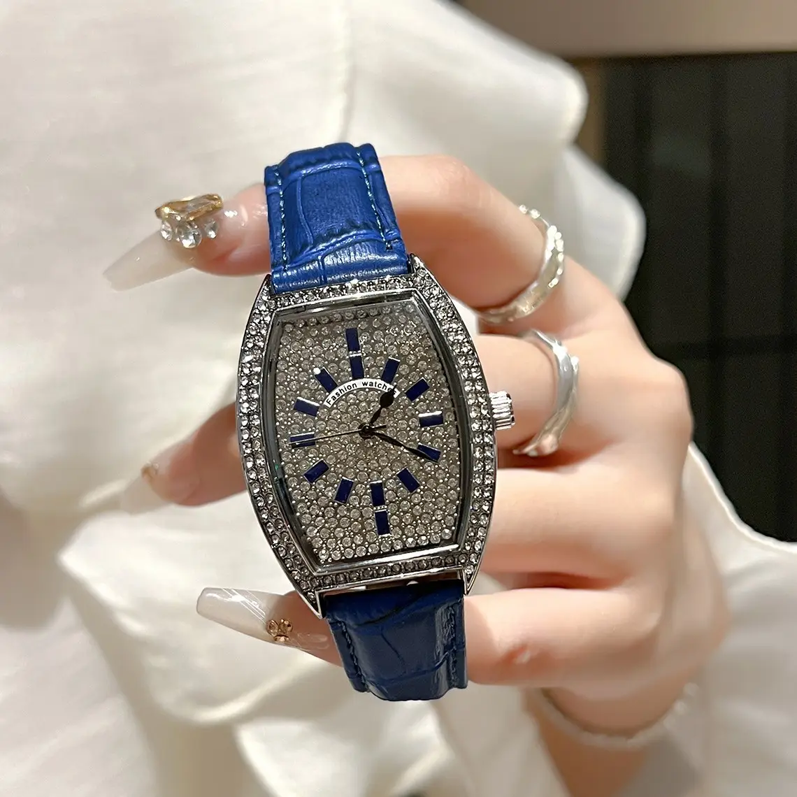 Starry Sky Women's Green Quartz Watch with Diamond Face - Image 2