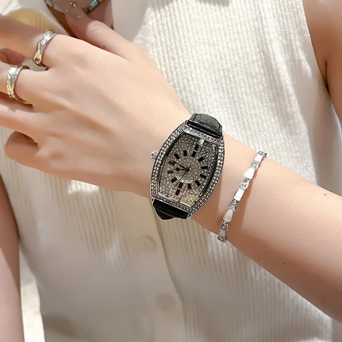 Starry Sky Women's Green Quartz Watch with Diamond Face - Image 5