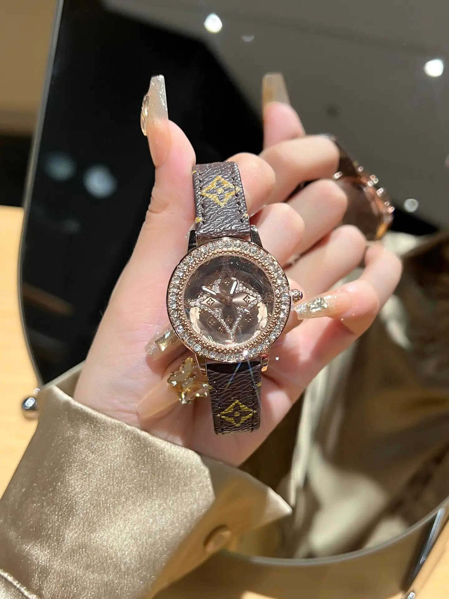 Diamond Studded Women's Steel Band Watch Set — feature 4