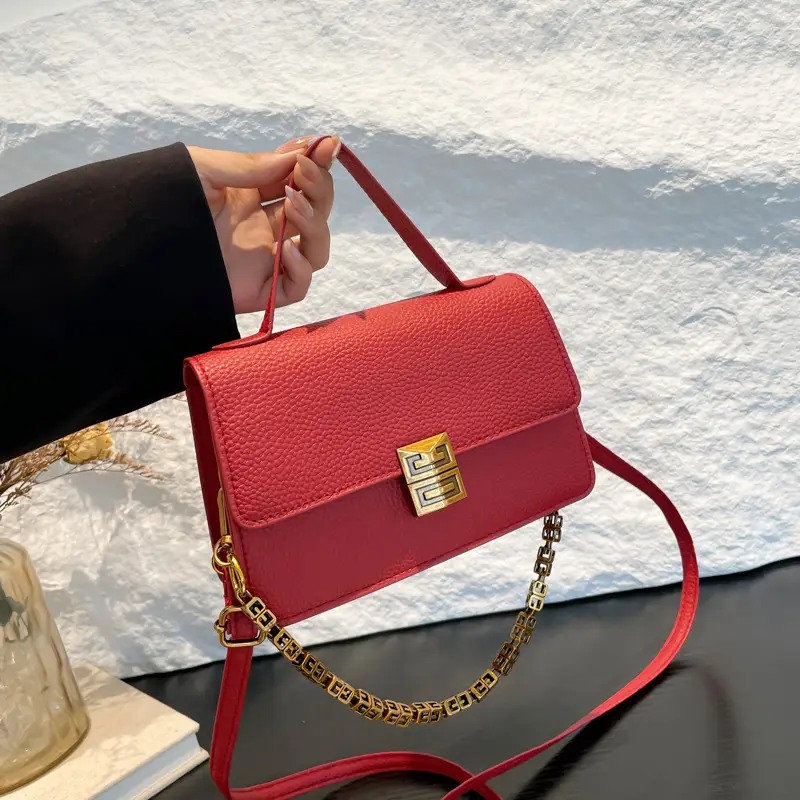 Red Retro Chain Shoulder Bag with Litchi Pattern - Image 7