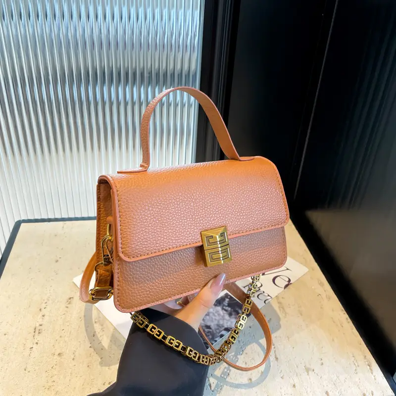 Red Retro Chain Shoulder Bag with Litchi Pattern - Image 8