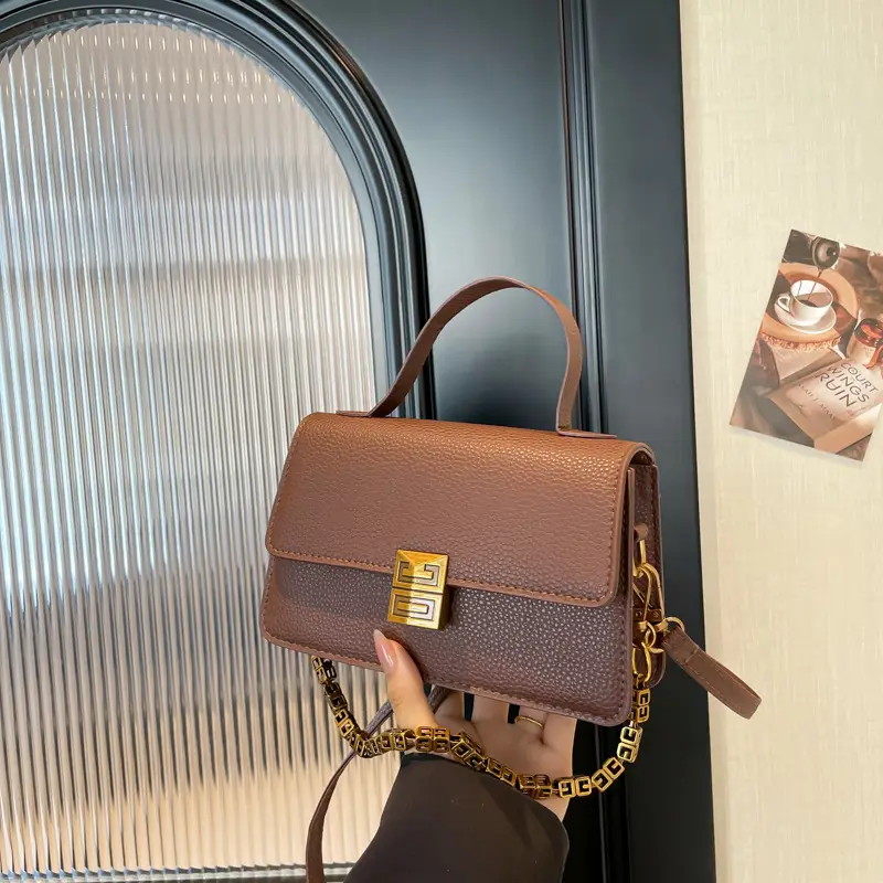Red Retro Chain Shoulder Bag with Litchi Pattern - Image 9