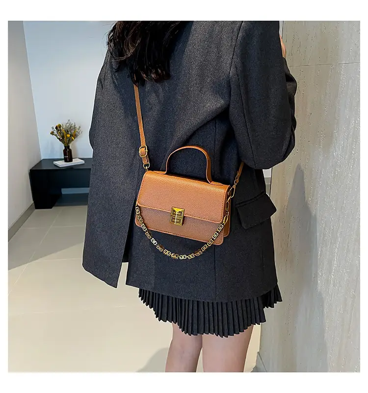 Red Retro Chain Shoulder Bag with Litchi Pattern — feature 10