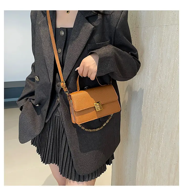 Red Retro Chain Shoulder Bag with Litchi Pattern — feature 11