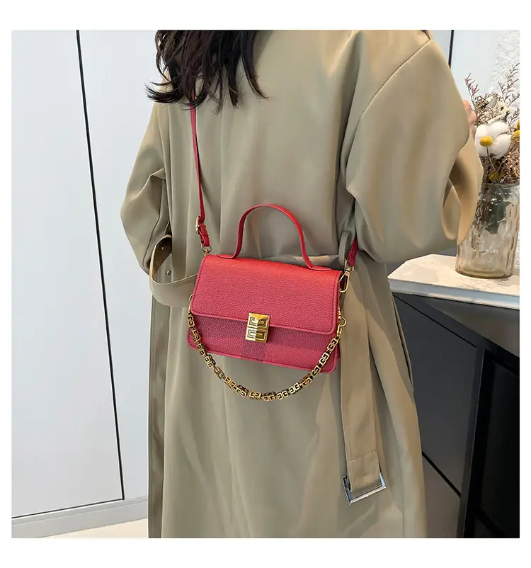 Red Retro Chain Shoulder Bag with Litchi Pattern — feature 19