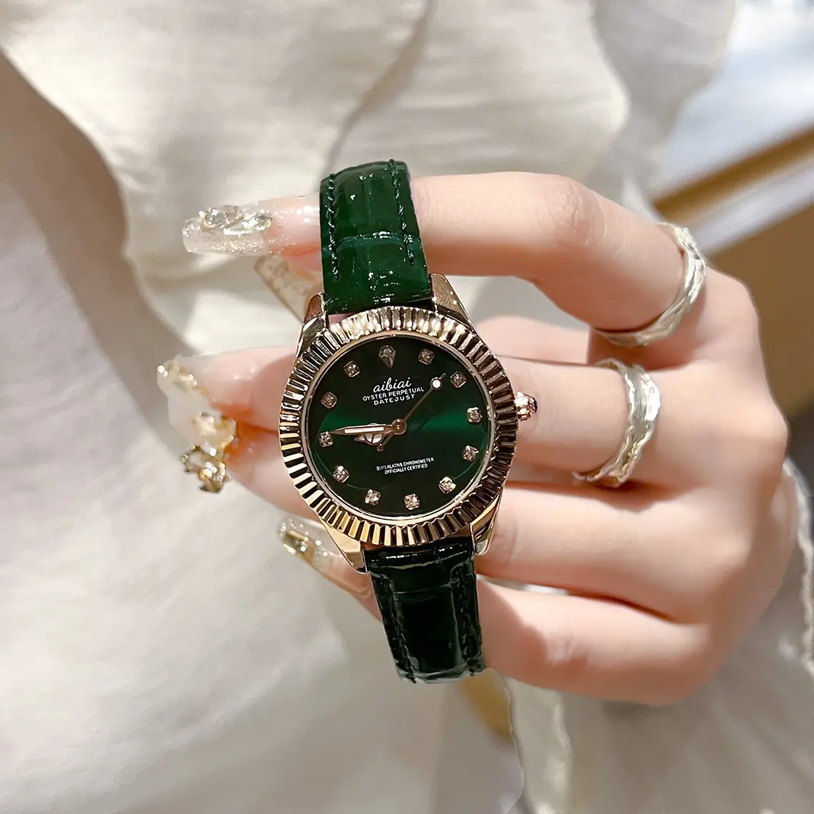 Green Water Ghost Women's Quartz Watch with Silver Steel Belt - Image 7