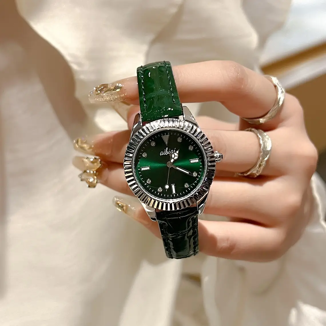 Green Water Ghost Women's Quartz Watch with Silver Steel Belt - Image 8