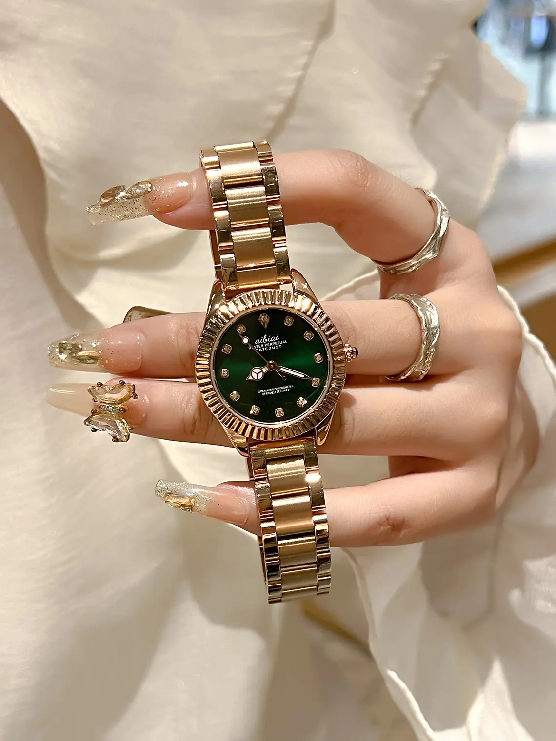 Green Water Ghost Women's Quartz Watch with Silver Steel Belt — feature 7