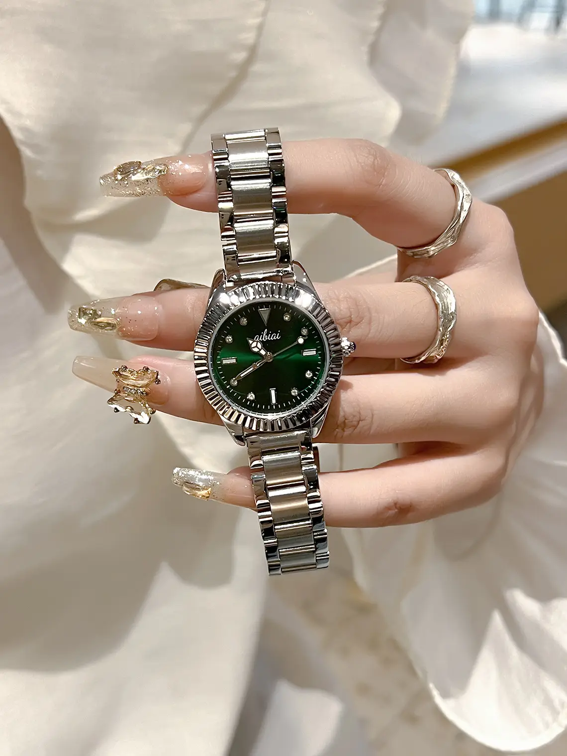 Green Water Ghost Women's Quartz Watch with Silver Steel Belt — feature 8