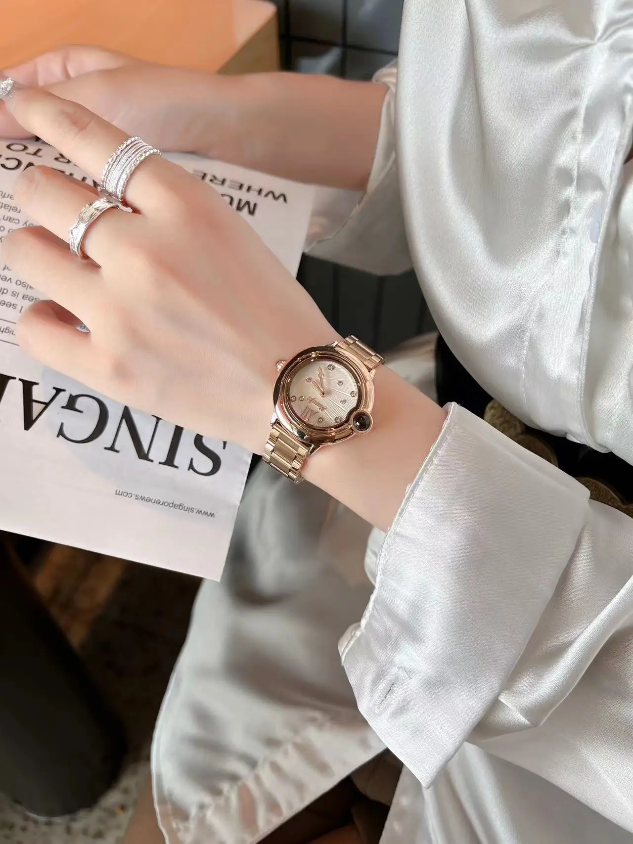 Women Pearl Diamond Dial Quartz Watch Red Leather Band - Image 5