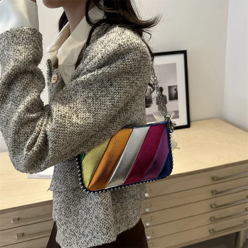 Korean Style Striped Chain Crossbody Bag for Women - Image 4