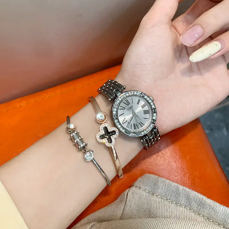 Women Roman Numeral Quartz Wristwatch Silver - Image 3