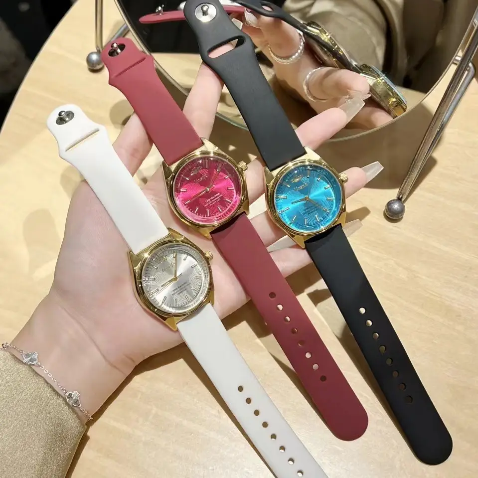 Women's Western Queen Mother's Watch Rose Red Gold Quartz Waterproof - Image 7