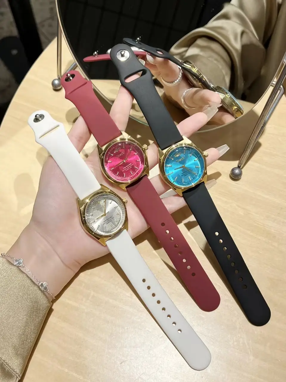 Women's Western Queen Mother's Watch Rose Red Gold Quartz Waterproof — feature 6