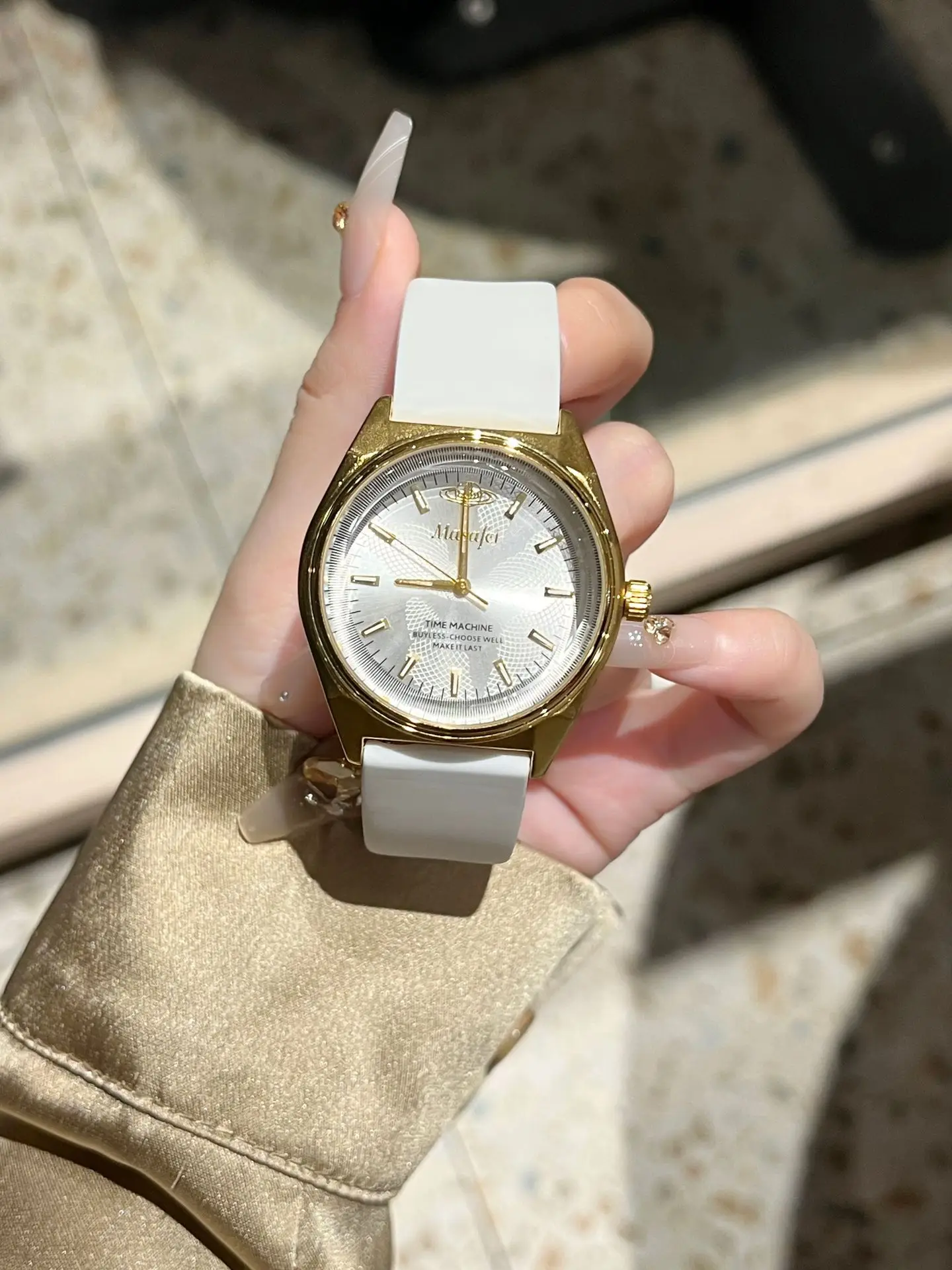 Women's Western Queen Mother's Watch Rose Red Gold Quartz Waterproof - Image 3