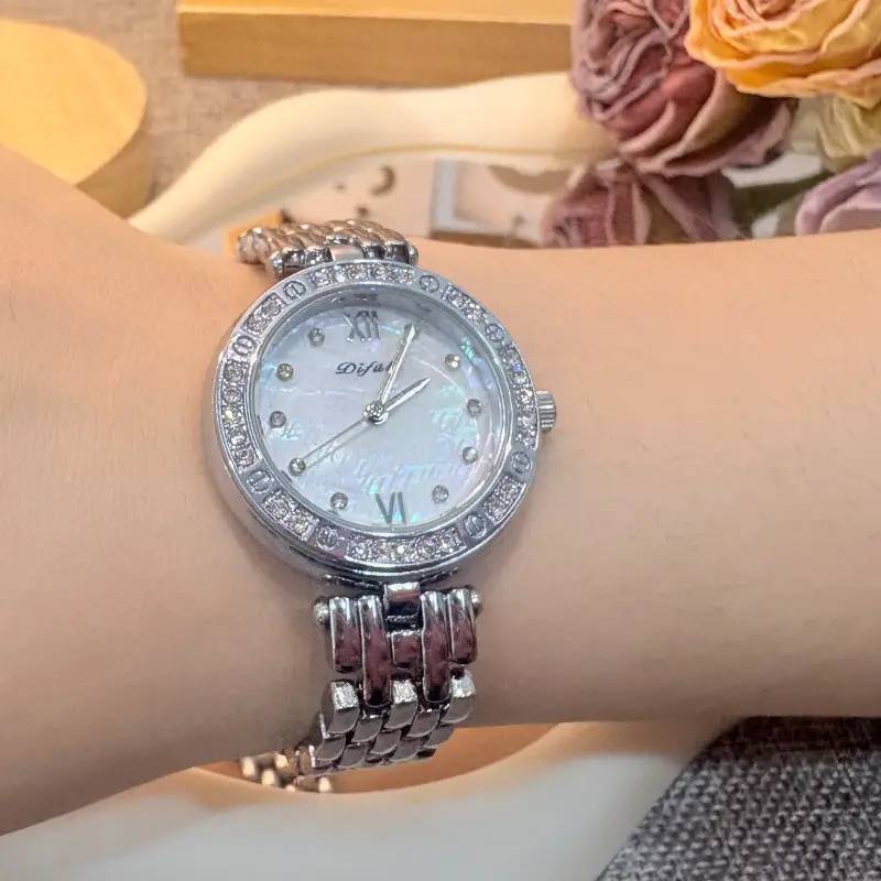 Women's Pearl Shell Watch with Steel Band - Image 5