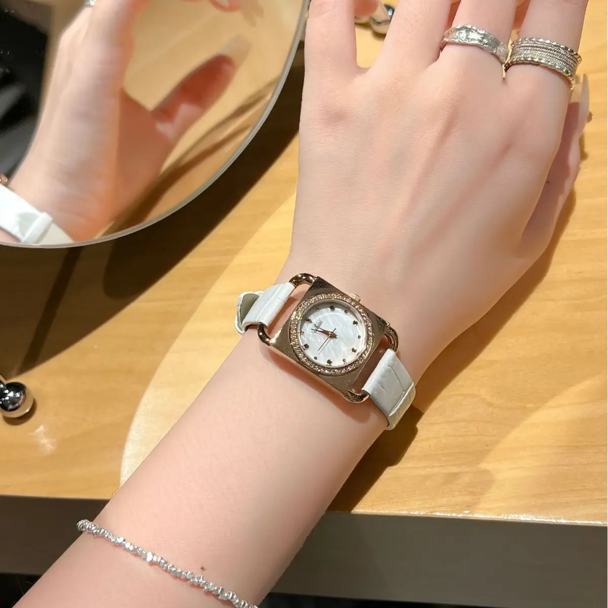 Luxury Quartz Ladies Watch with White Dial & Crystal Ring - Image 3