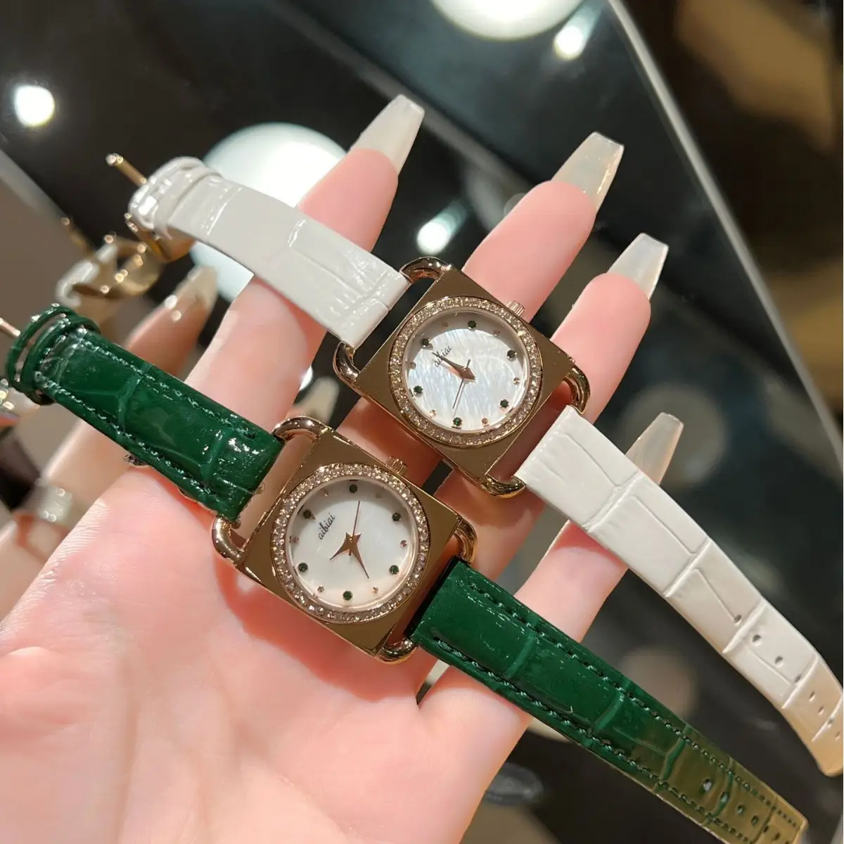 Luxury Quartz Ladies Watch with White Dial & Crystal Ring - Image 4