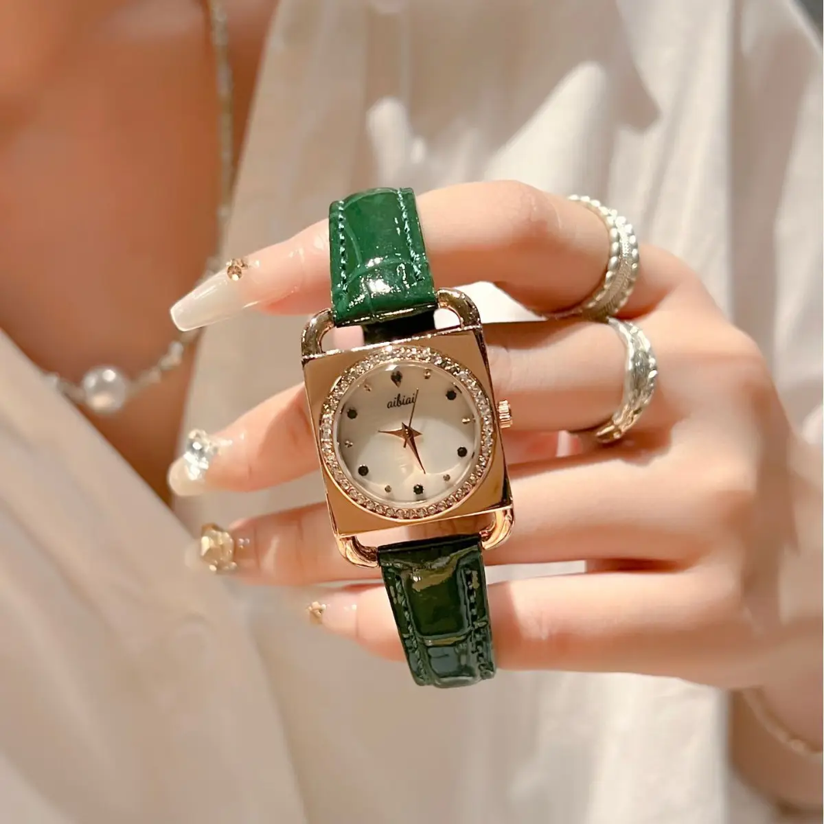 Luxury Quartz Ladies Watch with White Dial & Crystal Ring - Image 6
