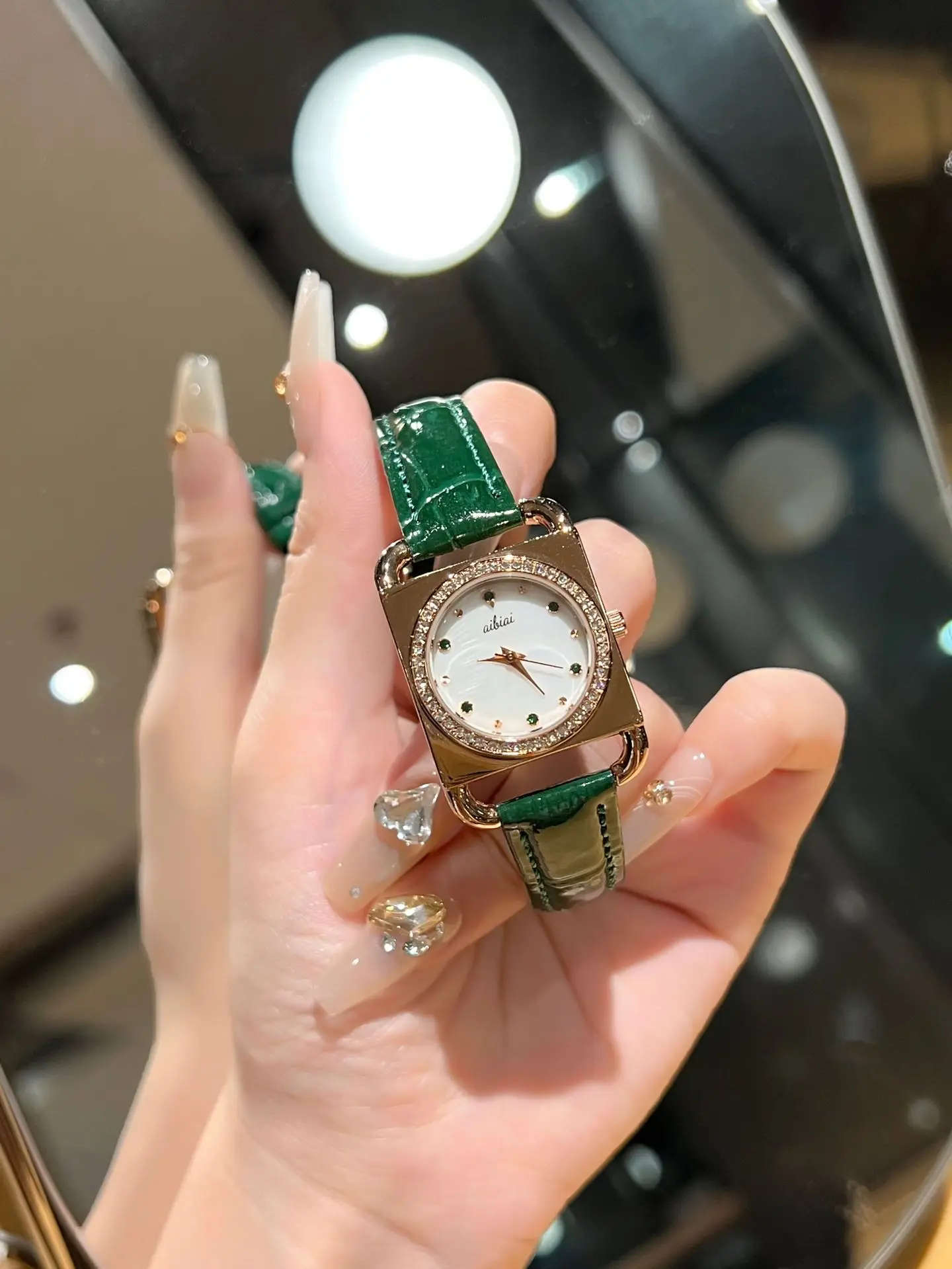 Luxury Quartz Ladies Watch with White Dial & Crystal Ring - Image 2
